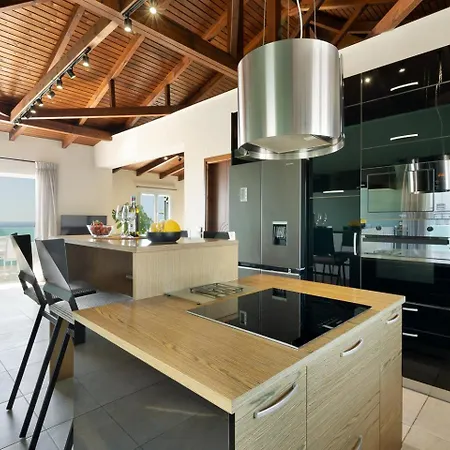 Alpha Delight 3 Bedroom Διαμέρισμα *