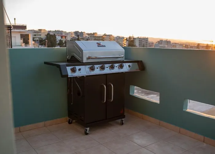 Alpha Delight 3 Bedroom Διαμέρισμα *