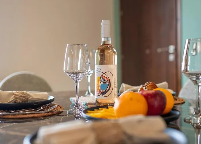 Alpha Delight 3 Bedroom Διαμέρισμα *